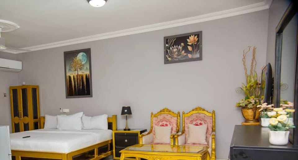 Deluxe Double Room | In-room safe, blackout drapes, soundproofing