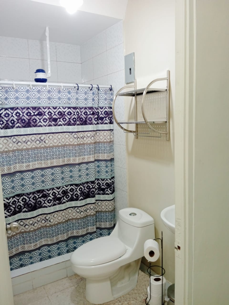 Full bathroom with hot shower