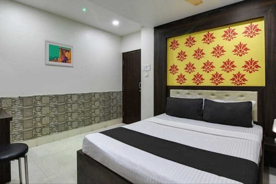 Deluxe Double Room | Desk, soundproofing, WiFi (free)