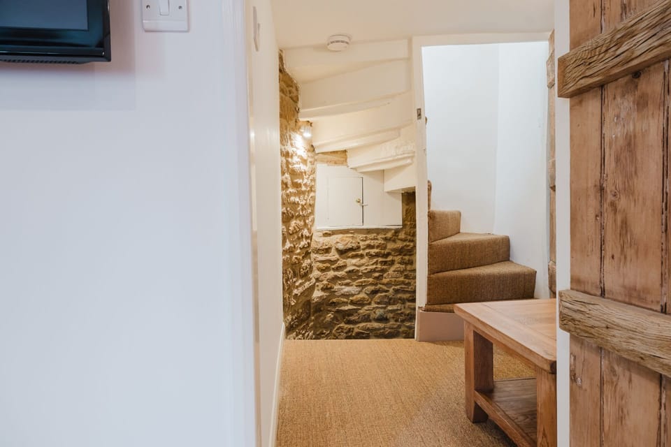 Ringers Cottage 1st Floor Landing - StayCotswold