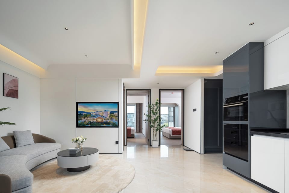 Family Studio Suite | In-room safe, blackout drapes, soundproofing, iron/ironing board