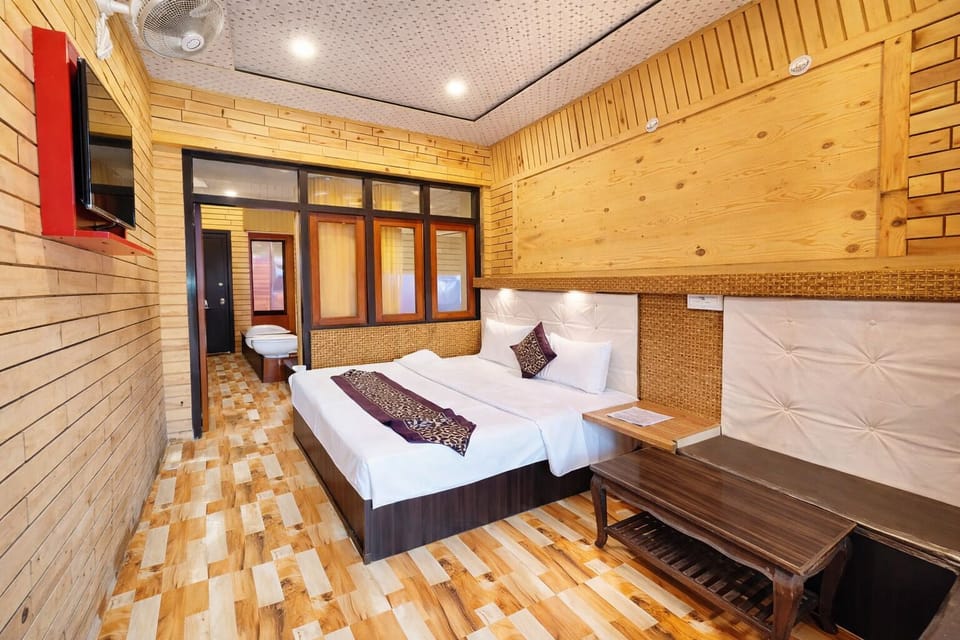 Family Room, Multiple Beds, Lake View | Hypo-allergenic bedding, desk, laptop workspace, soundproofing