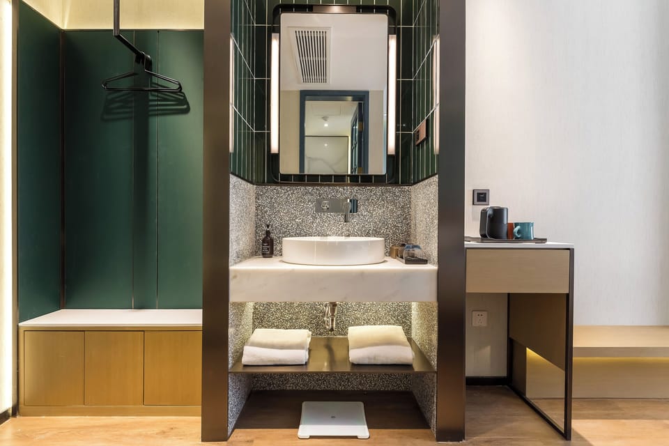 Bathroom sink