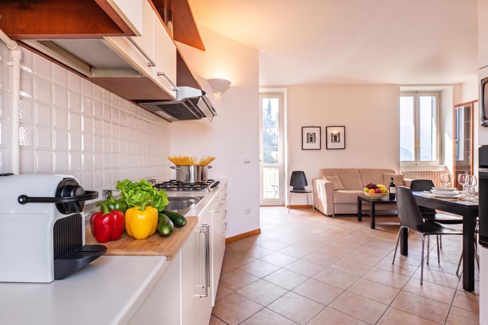 Family Apartment, 1 Bedroom, Balcony (Varenna Lake View 2) | Private kitchen