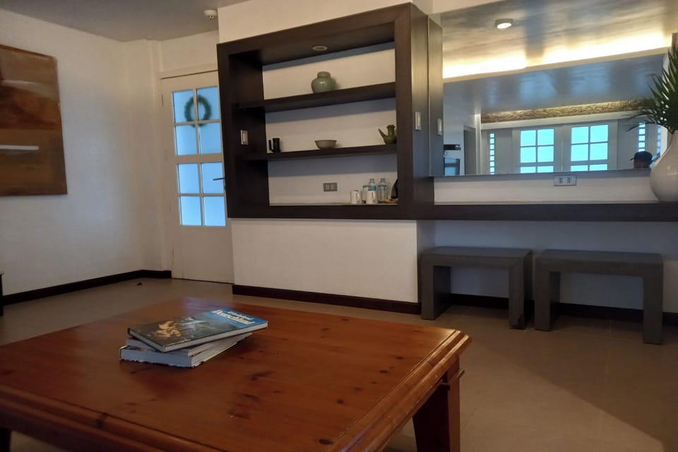 Courtyard | Blackout drapes, iron/ironing board, free WiFi, bed sheets