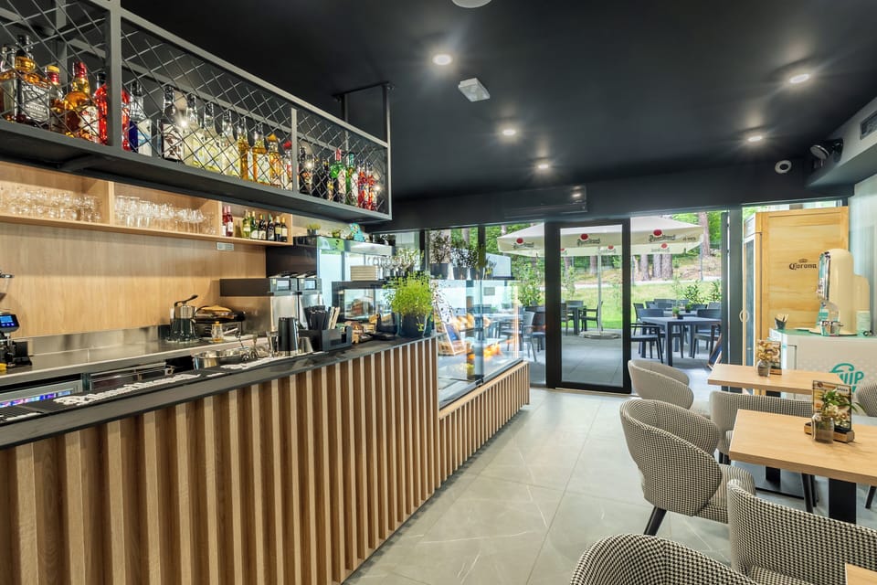 Snack bar