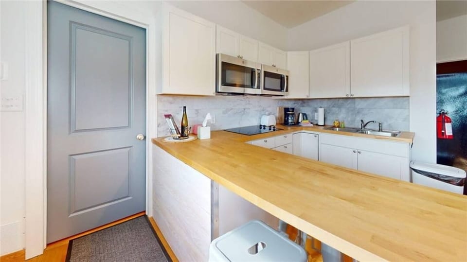 Fully equipped and beautifully styled, this kitchen makes every meal effortlessly enjoyable. 