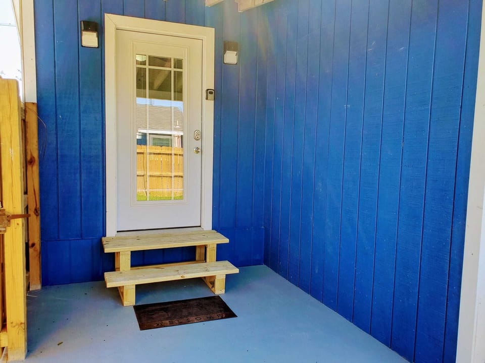 Private Entrance