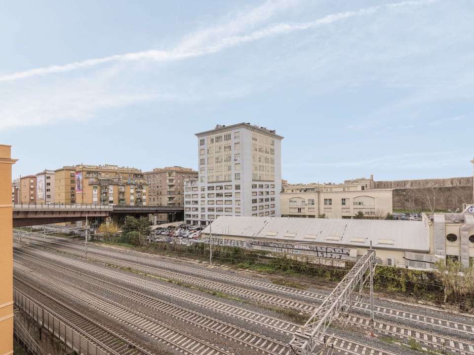 Daytime, Urban Area, City, Metropolitan Area, Apartment, Urban Design, Composite Material