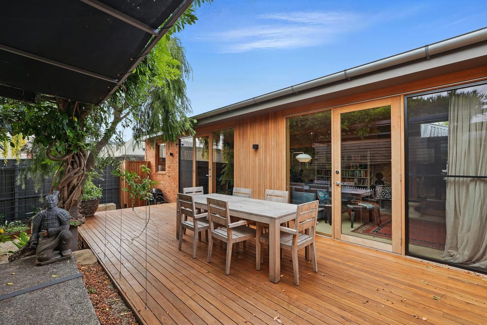 Decked-Out Delight with Sculptural Garden Charm