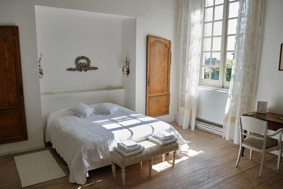 Orchid | Iron/ironing board, free WiFi, bed sheets
