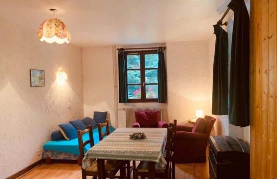 Deluxe Apartment, Mountain View | Living area