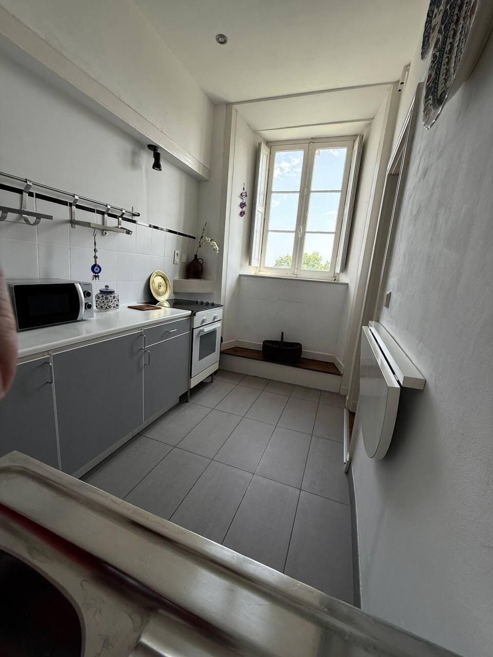 Luxury Suite, River View (Suite petit Madiran) | Private kitchen | Griddle
