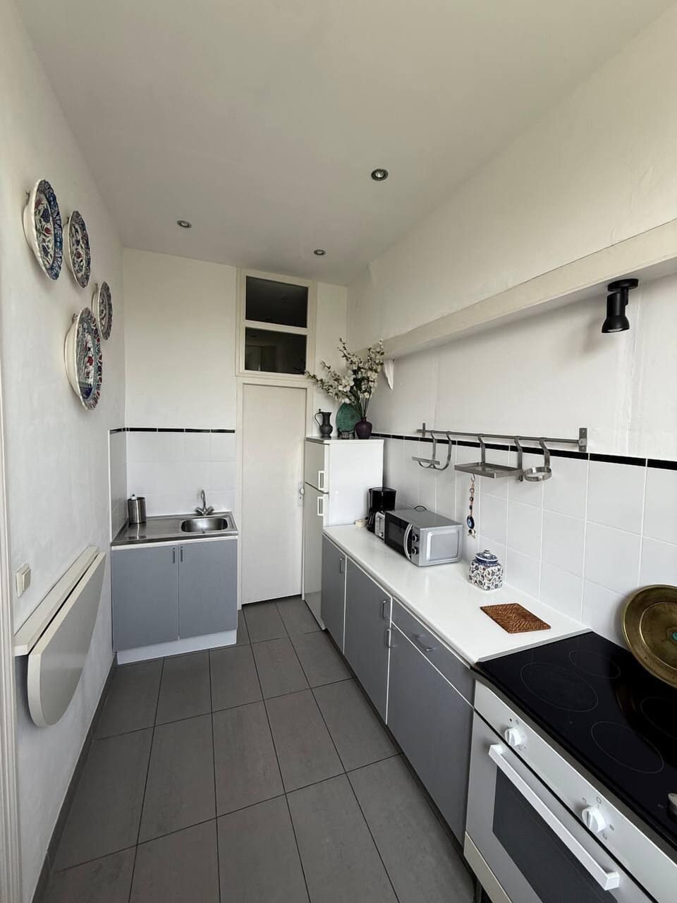 Luxury Suite, River View (Suite petit Madiran) | Private kitchen | Griddle