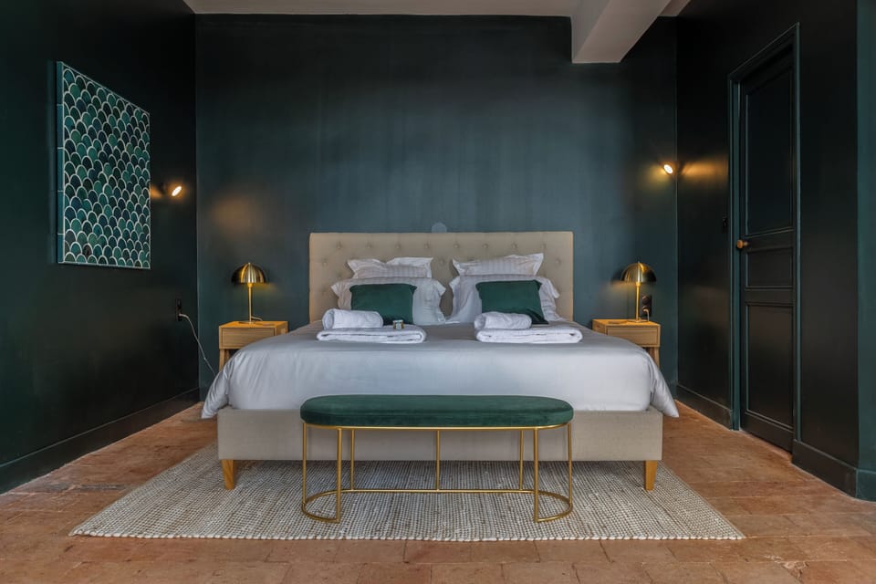 Luxury Suite, River View | 1 bedroom, desk, laptop workspace, blackout drapes