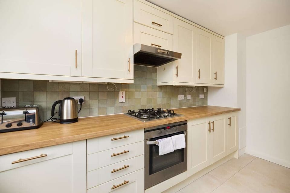 Apartment (2 Bedrooms) | Private kitchen | Fridge, oven, dishwasher