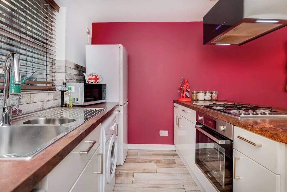 Fully equipped kitchen.