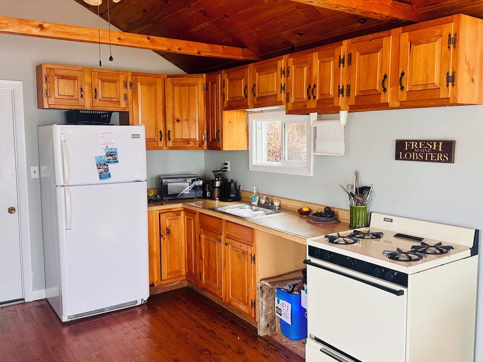 Simple, Rustic Kitchen