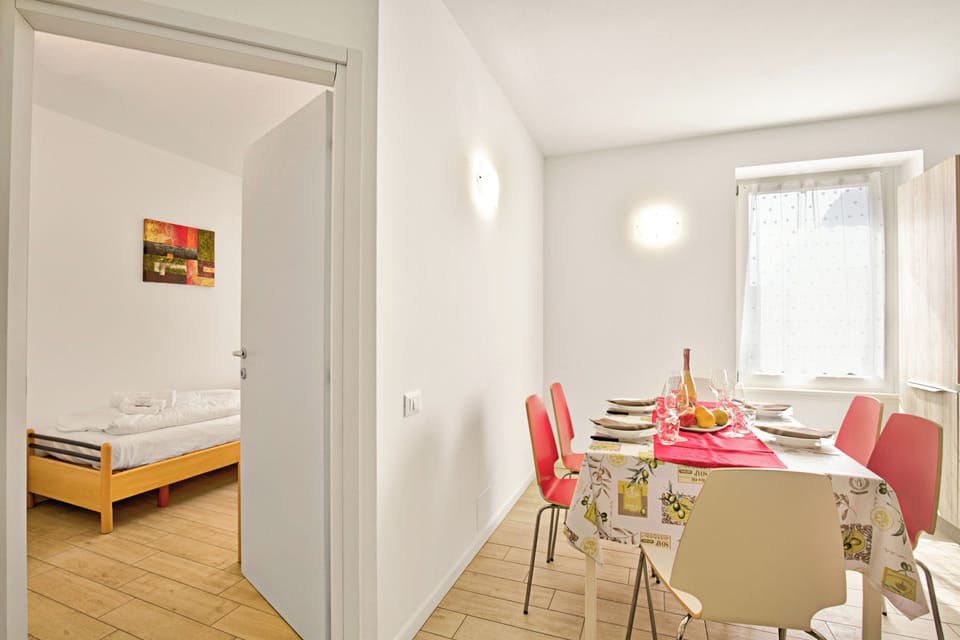 Standard Apartment, 2 Bedrooms, Microwave (Appartamento Dei Tigli with A/C) | Dining