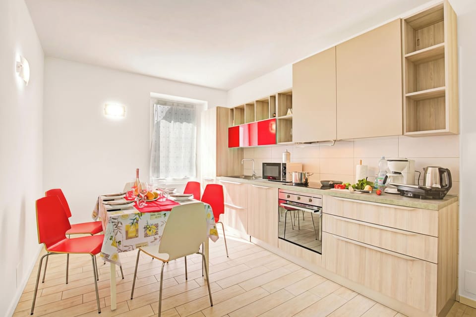Standard Apartment, 2 Bedrooms, Microwave (Appartamento Dei Tigli with A/C) | Dining
