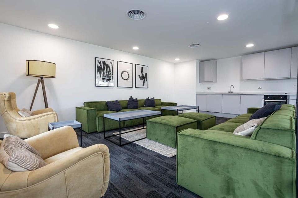Apartment | Living area | TV