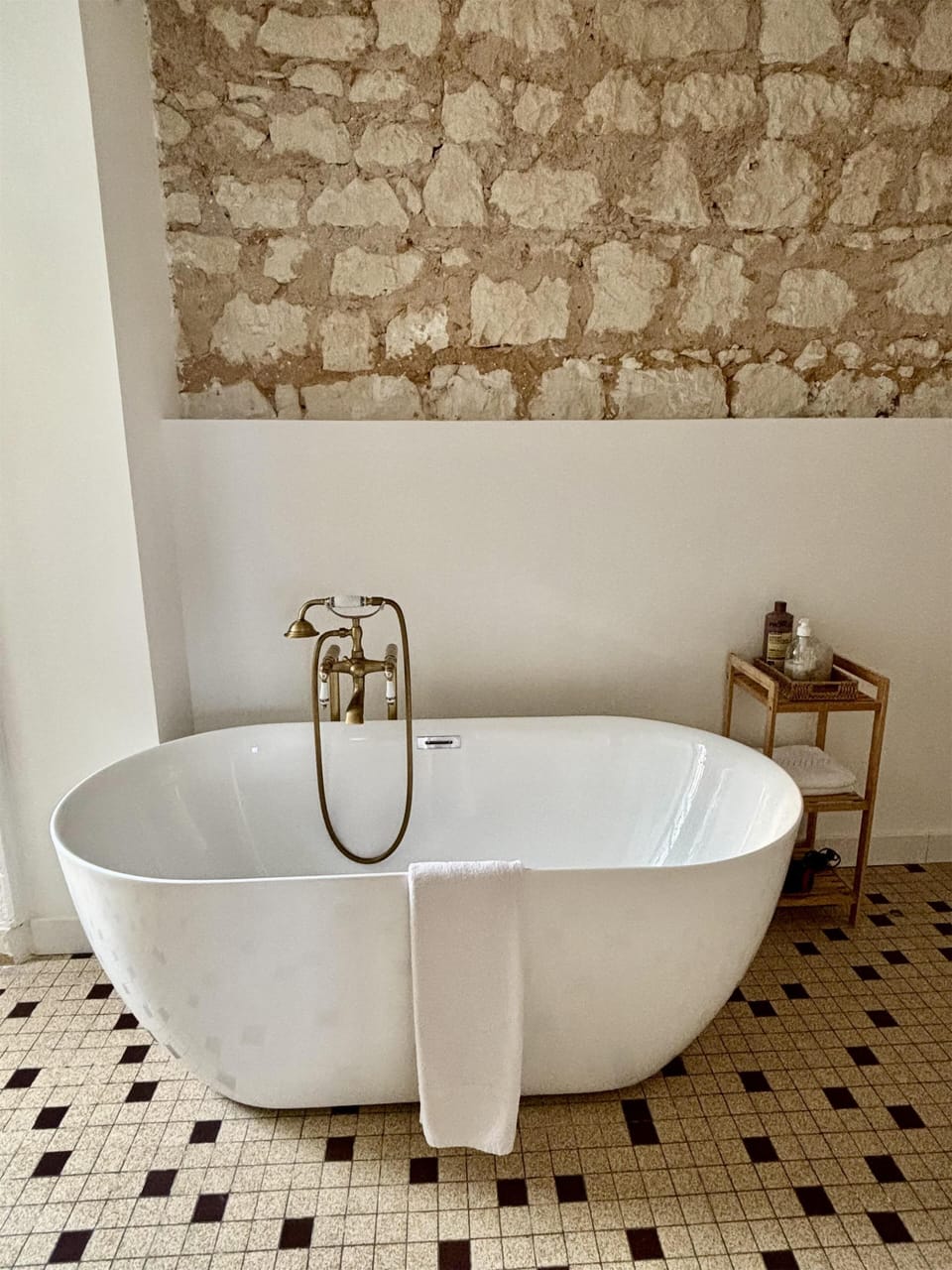 Superior Room, 1 King Bed, Park View | Bathroom | Separate tub and shower, towels, soap, shampoo