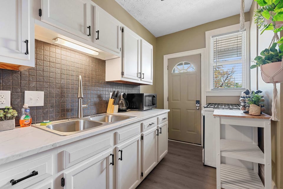 Apartment, Multiple Beds, Patio, Garden View (Merion Village Residences 1164.5) | Private kitchen | Fridge, microwave, oven, stovetop