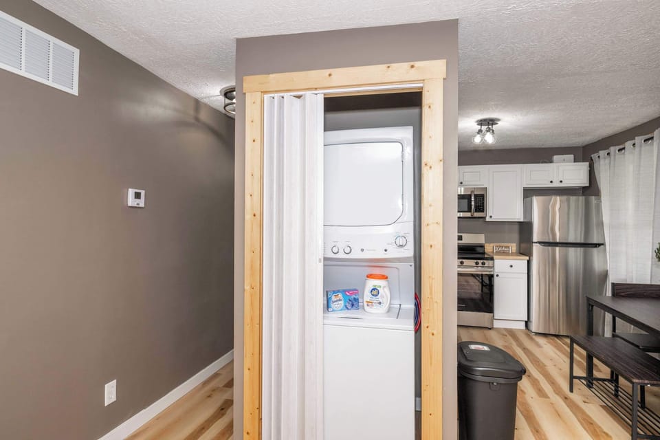 House, Multiple Beds, Patio, Garden View (The Ark Encounter Getaway) | Private kitchen | Fridge, microwave, oven, stovetop
