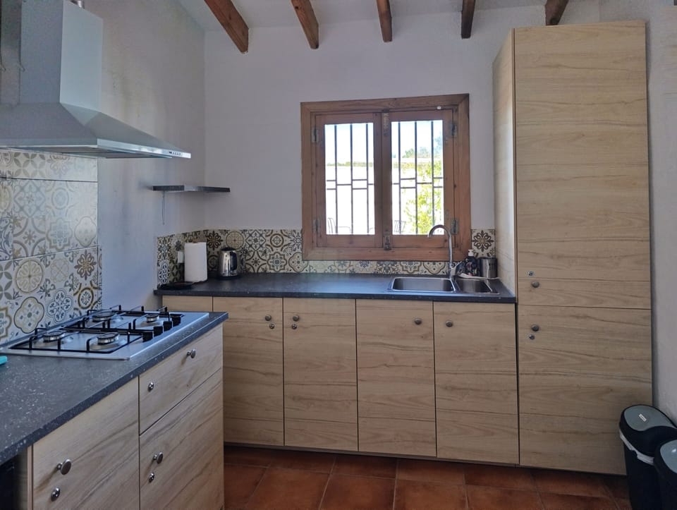Fridge, microwave, cookware/dishes/utensils