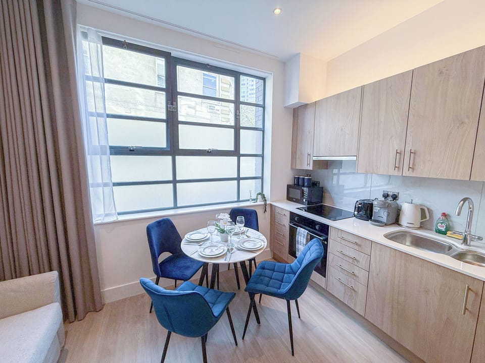Chic 1-Bedroom Flat in Regent's Park near Marylebone
