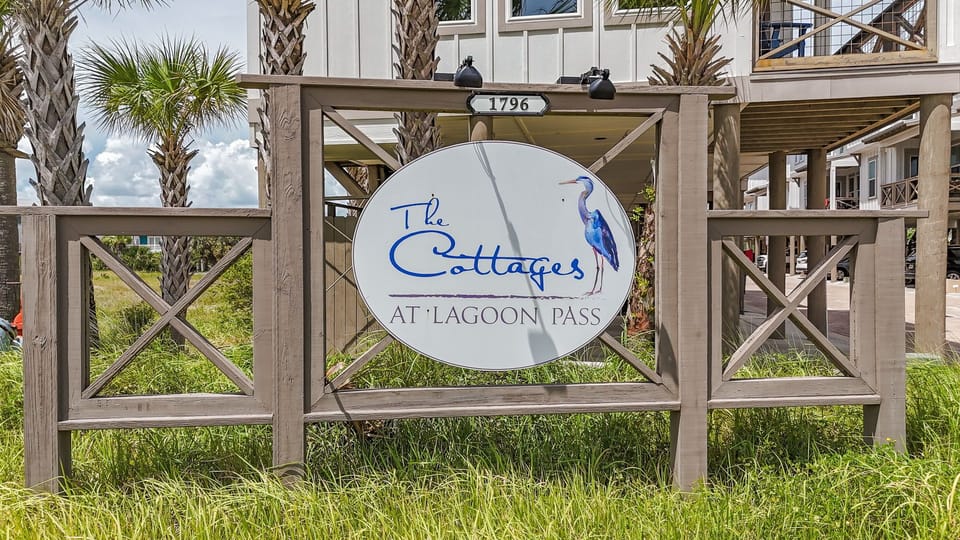 Entrance to Cottages at Lagoon Pass
