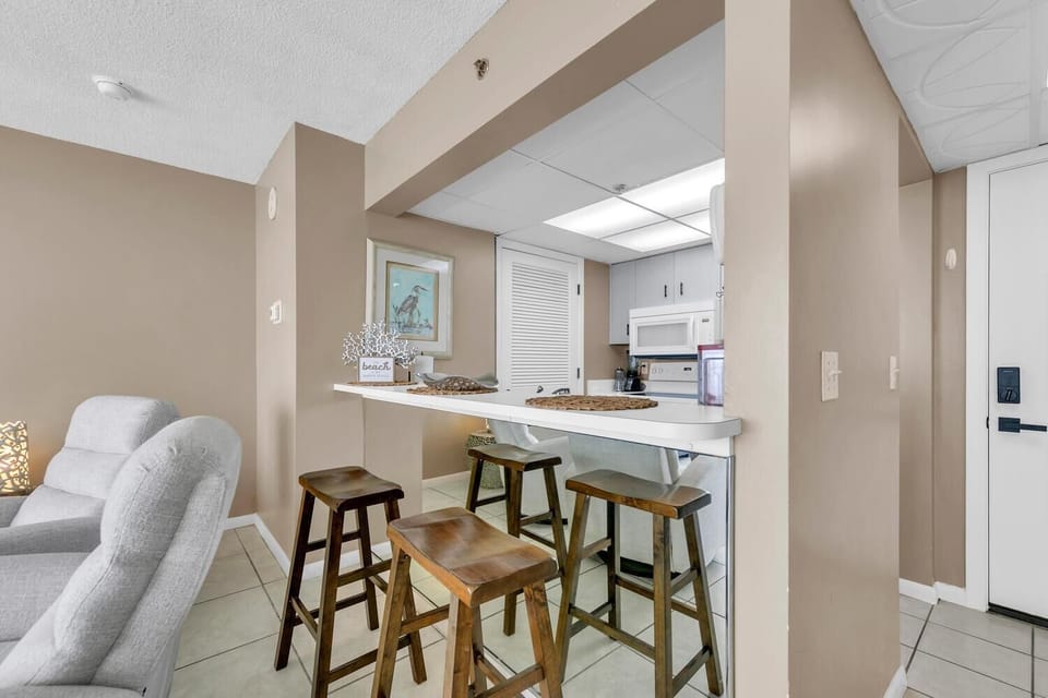 Condo, 1 King Bed with Sofa bed (Long Beach Resort 4-1305) | Interior