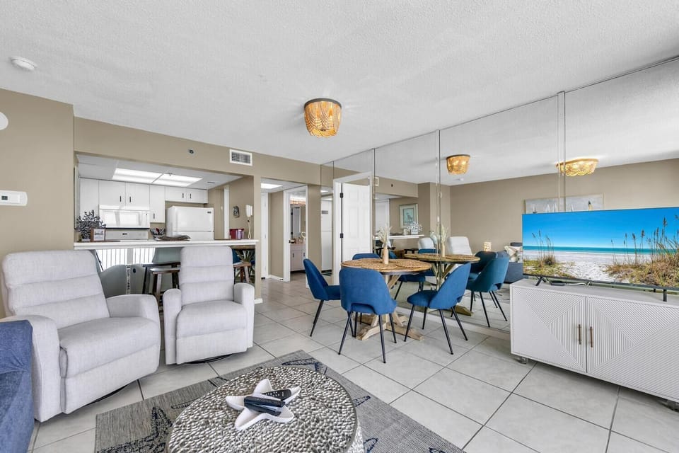 Condo, 1 King Bed with Sofa bed (Long Beach Resort 4-1305) | Interior