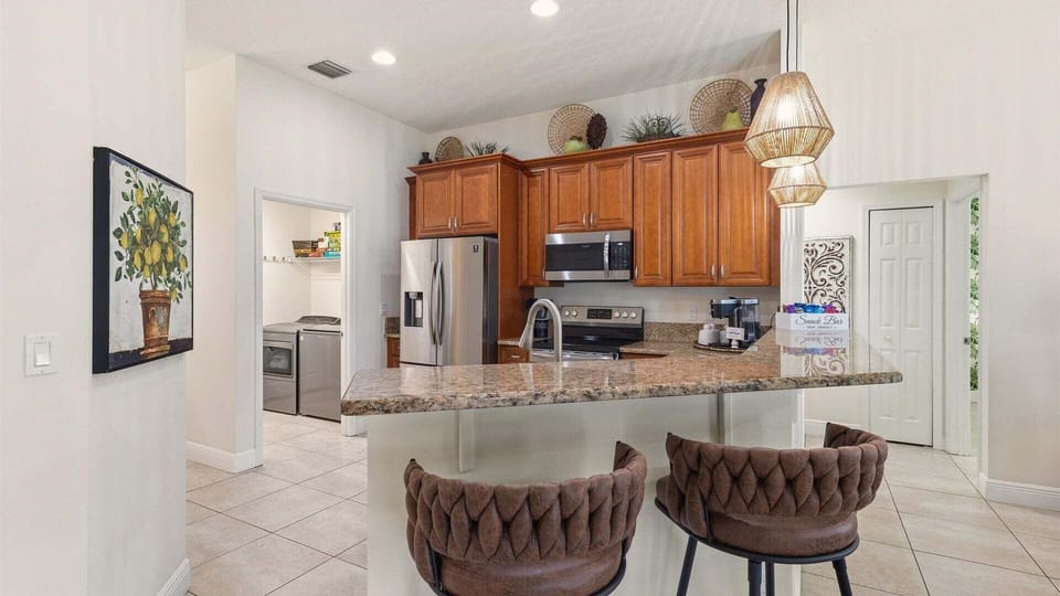 House, Multiple Beds, Pool Access, Pool View (Gem of Jensen Beach) | Private kitchen | Fridge, microwave, oven, stovetop