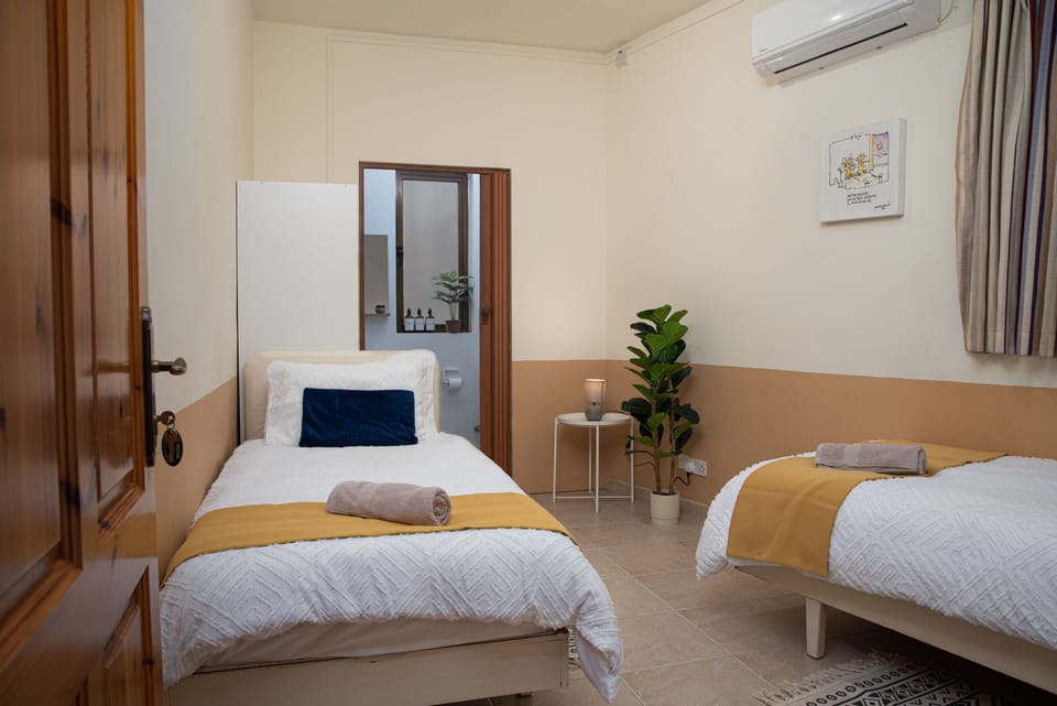 Marsascala guesthouse bedroom 2