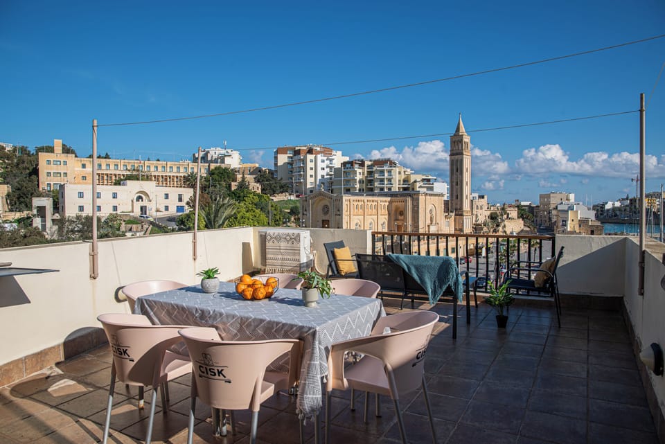 Marsascala guesthouse terrace 1