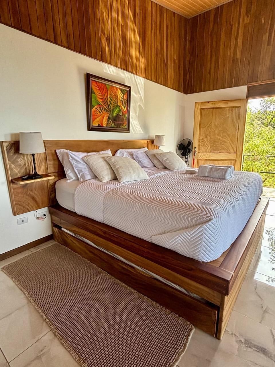 Deluxe Studio, Mountain View | Laptop workspace, free WiFi