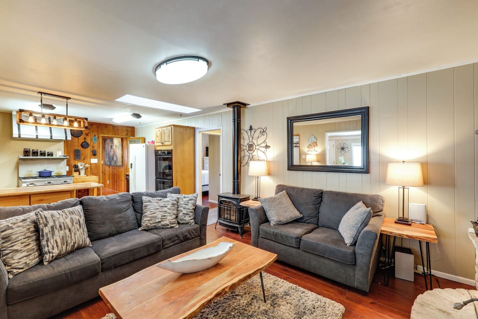Living Room | Pellet Stove | Smart TV