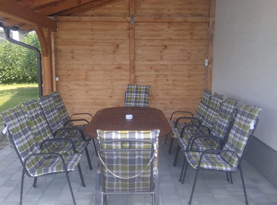House (Five Bedroom Holiday Home with Terrac) | Exterior