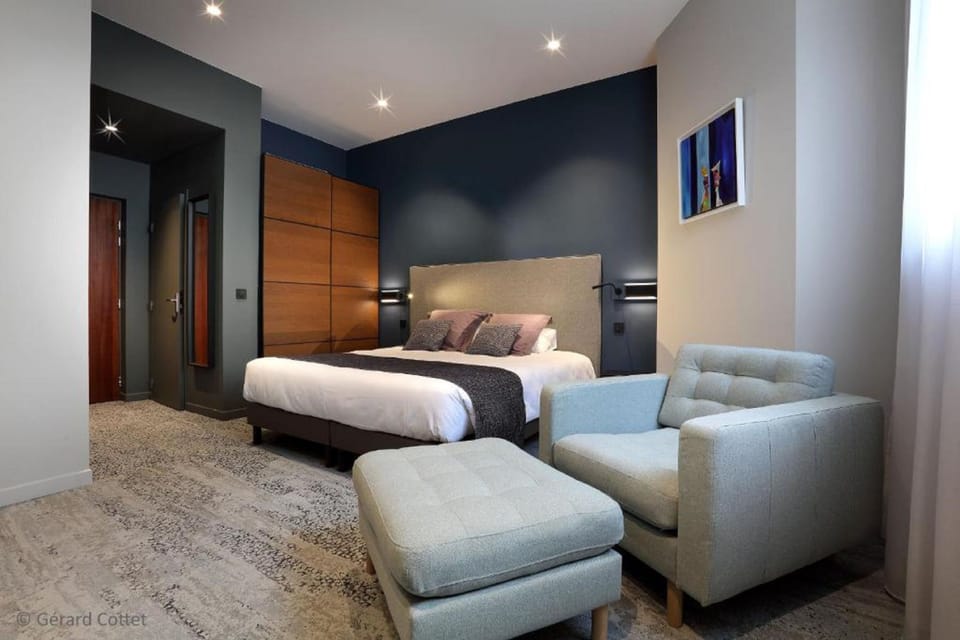 Premium Double Room | Premium bedding, memory foam beds, in-room safe, laptop workspace