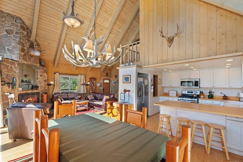 House, Multiple Beds, Patio, Mountain View (Bow N Arrow Lodge) | Interior