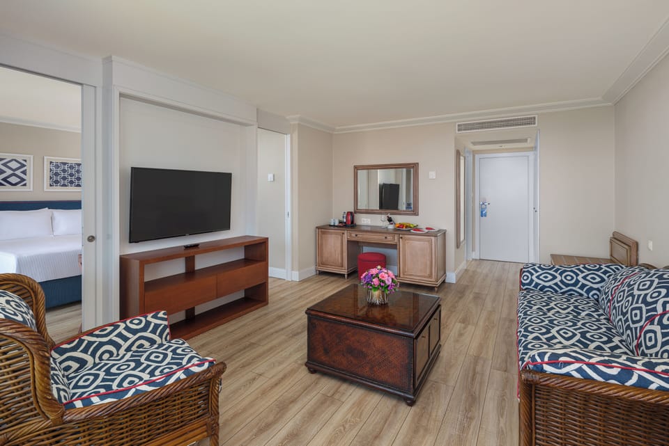 Free minibar, in-room safe, desk, soundproofing