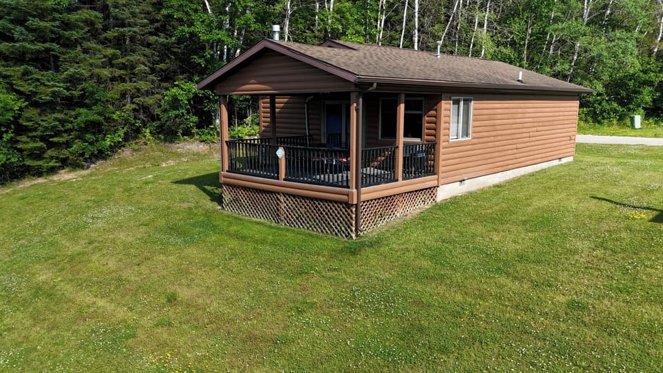 Cabin's exterior
