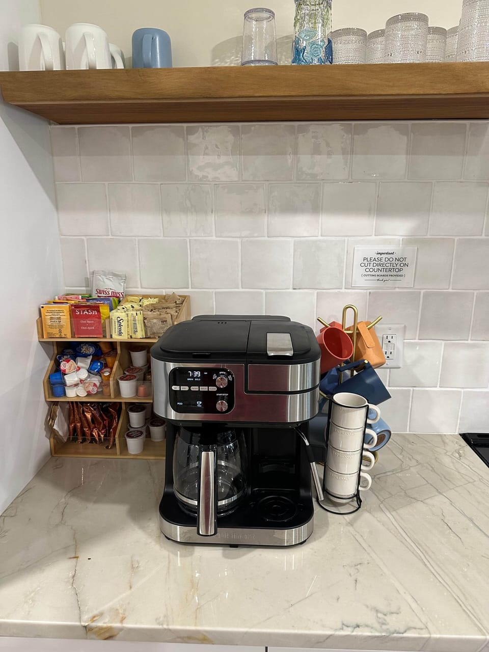 Enjoy our loaded coffee bar: espresso pods, Keurig pods, Splenda, and tea bags. 