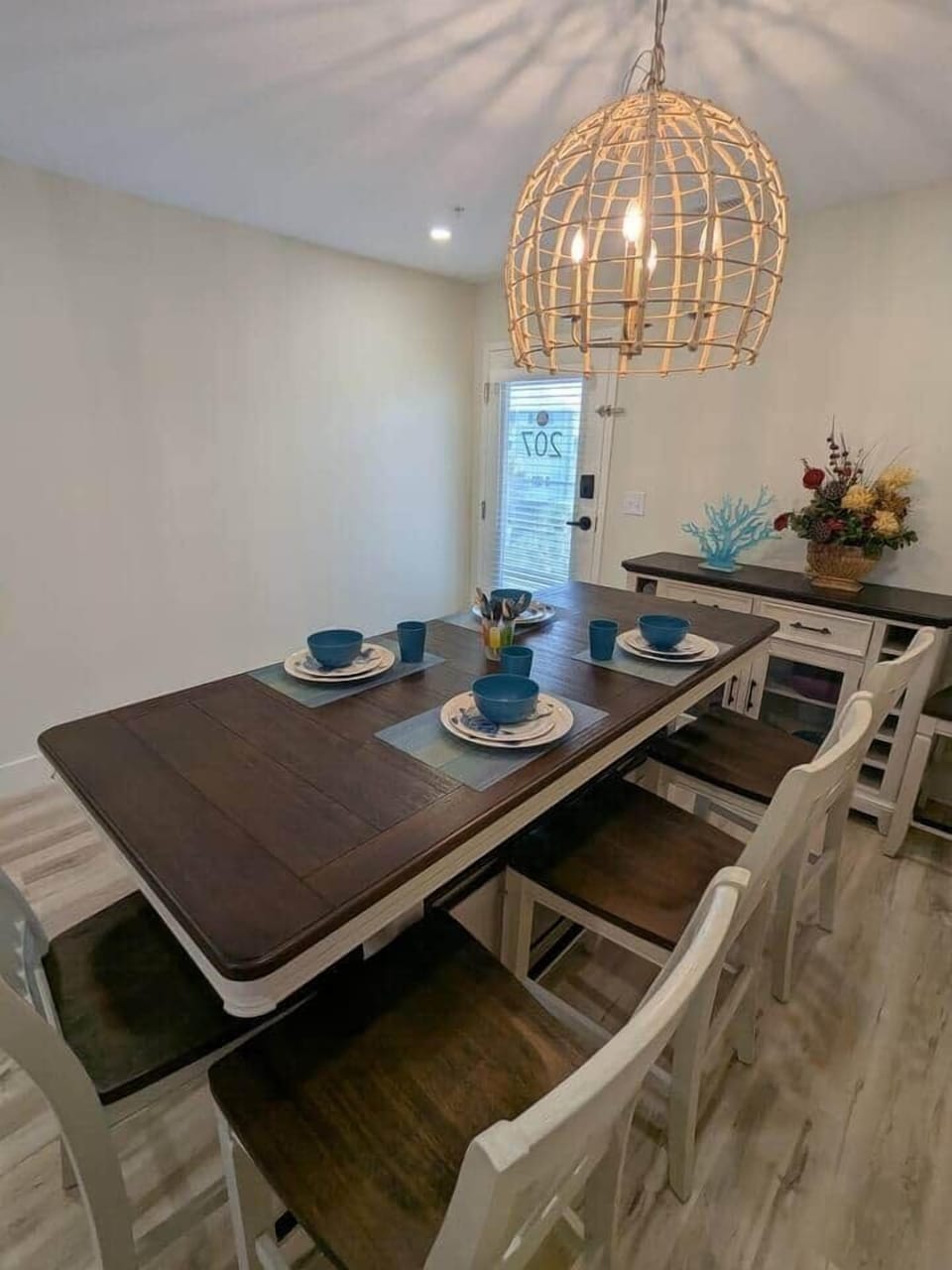 Additional place settings available. 