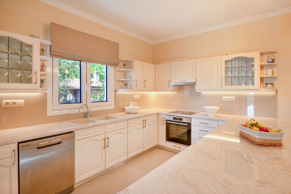 Fully equipped kitchen