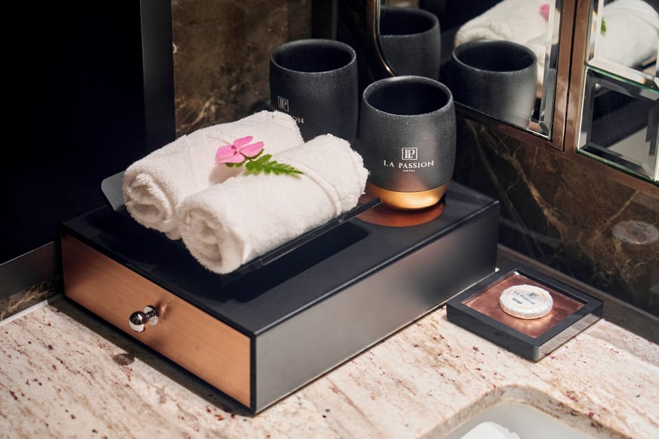 Grand Suite, Balcony, City View - Afternoon Tea on Sky Beach | Bathroom | Free toiletries, hair dryer, slippers, towels
