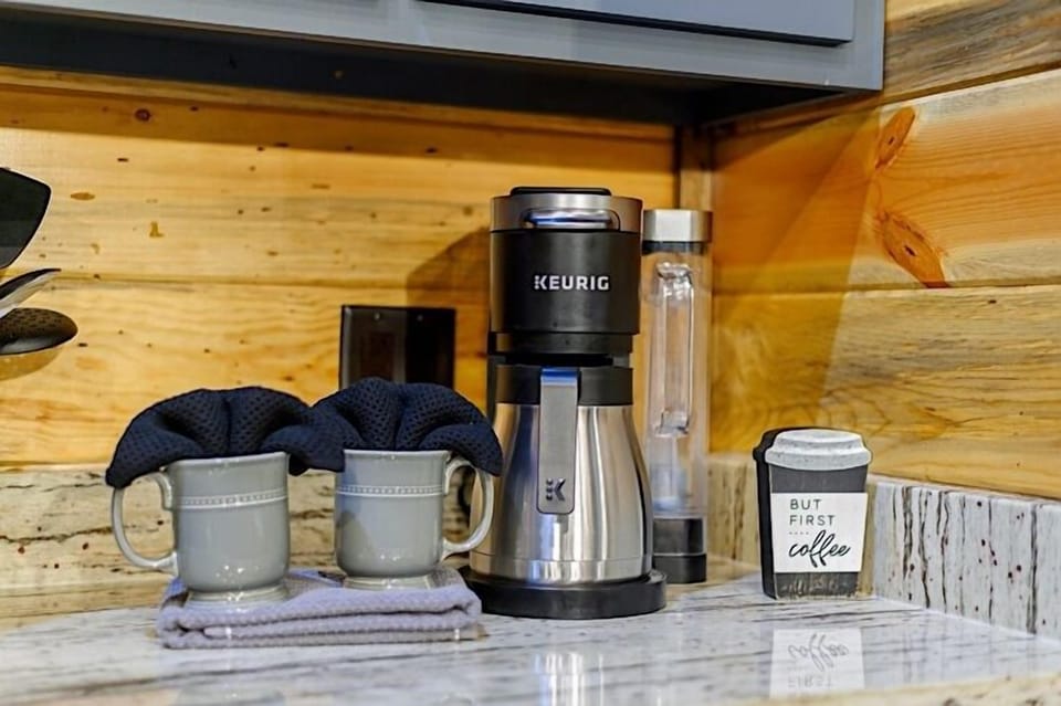 K-cups or ground coffee, this Keurig does it all!