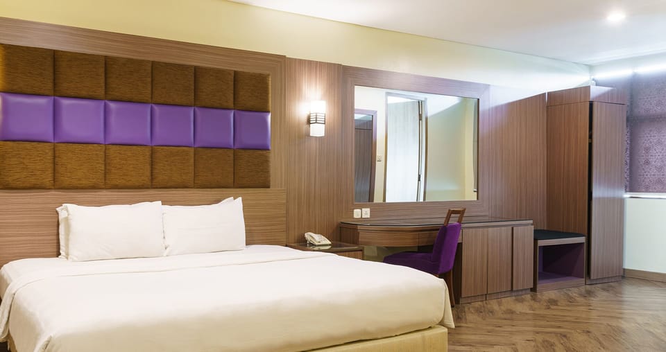 Executive Double Room | Iron/ironing board, free WiFi
