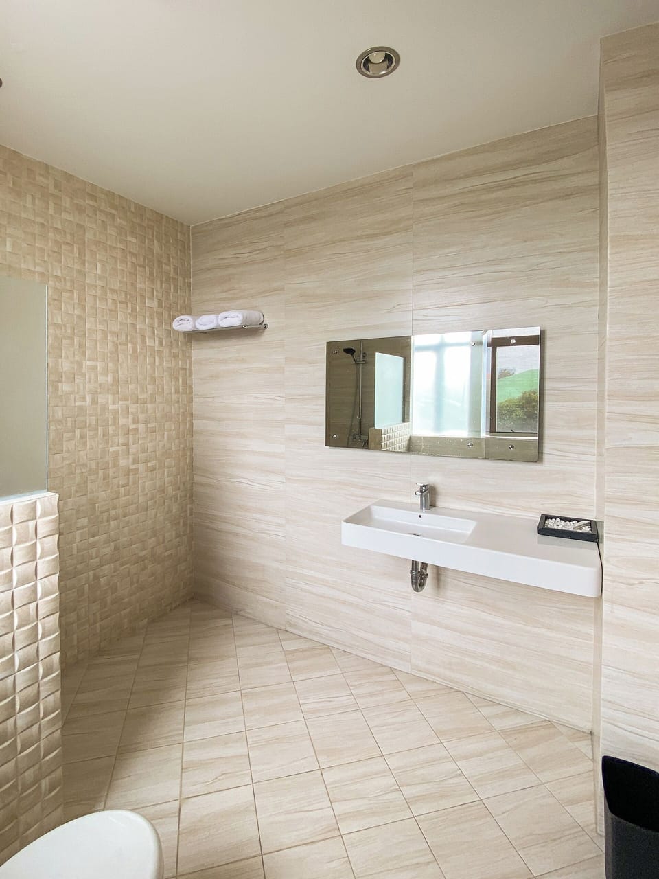 Executive Double Room | Bathroom | Shower, slippers, towels, soap